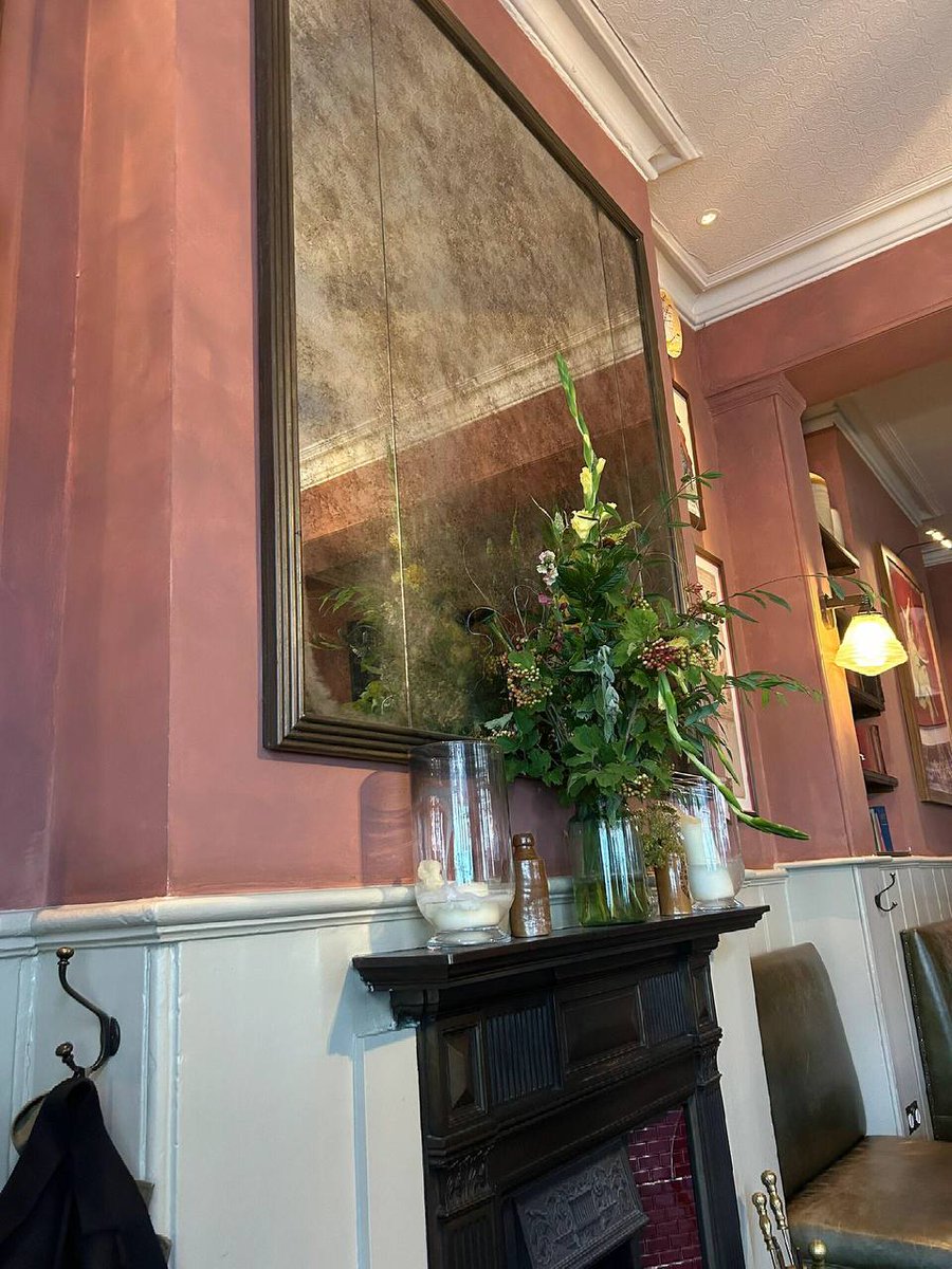 Mo0923v075's tweet photo. I secretly gave myself a little break this afternoon and came here for afternoon tea. The atmosphere was so comfortable. Slowing down like this occasionally makes my whole day feel different. https://t.co/JFr62IKuJd