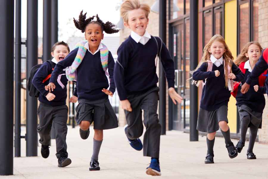 CentrePopHealth's tweet photo. How do sleep, diet, and activity impact children's daily behaviour? 🏃‍♀️💤🍎

New preprint from our team at the Centre for Population Health looks at data from 50,000+ children in #Wales via @HAPPEN_Wales.

Sneak peek here ahead of full publication: 👉 https://t.co/FCn3xQApVq https://t.co/Vdbp8H7U8G