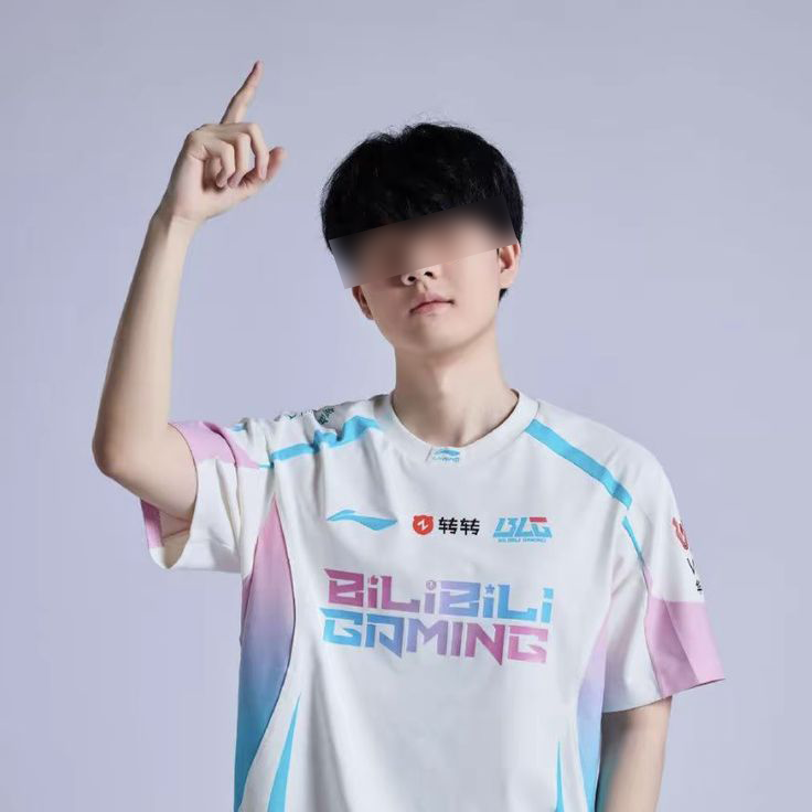 nyanwangho's tweet photo. "He was recommended by a BLG player" https://t.co/xbhNPqrdmx