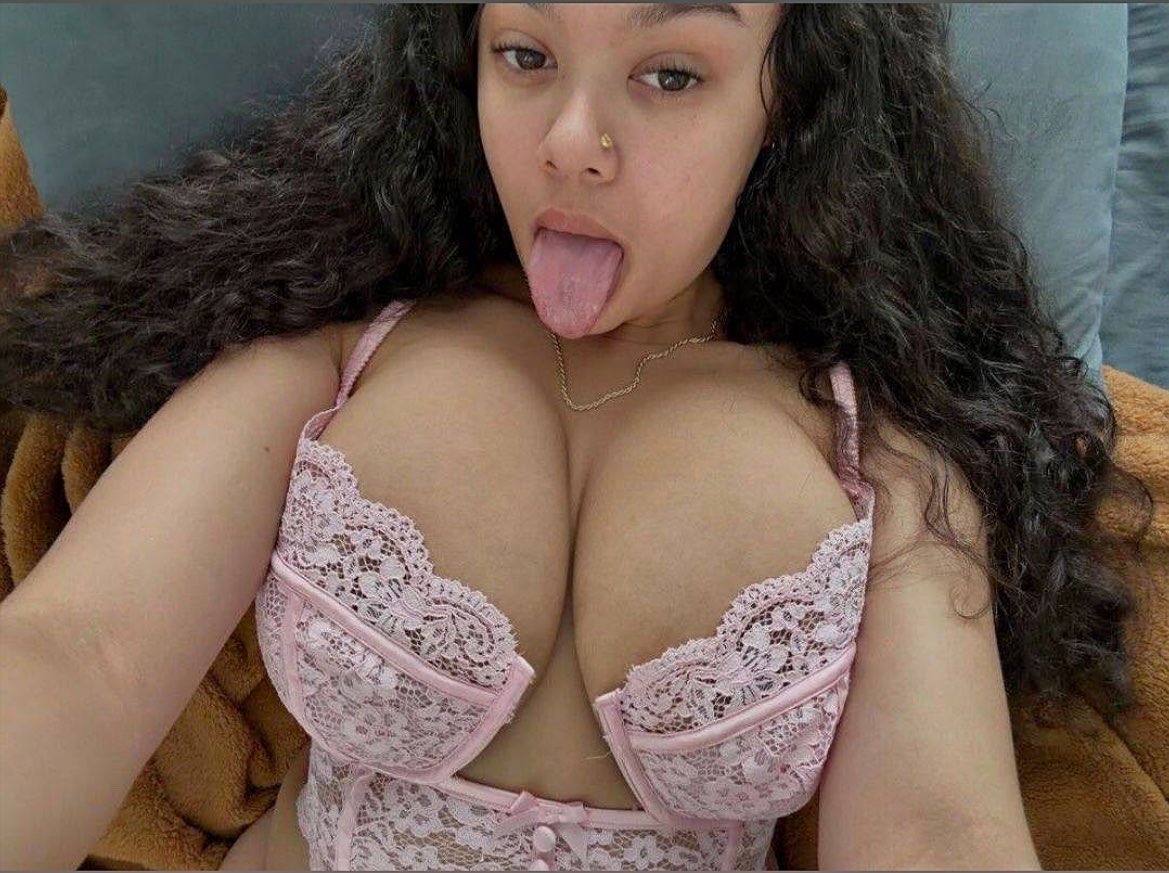Cpt_fxckboii's tweet photo. 🔥 Shannon from PE is bringing the heat. If you’re looking for premium content that’s definitely worth checking out, go show her some love. 😉

When you DM her, tell her you came from X and Cptf#ckboii you might just score a little discount or an extra surprise. 🔥

#nsfwtwtًً https://t.co/Yi6L3a86oG