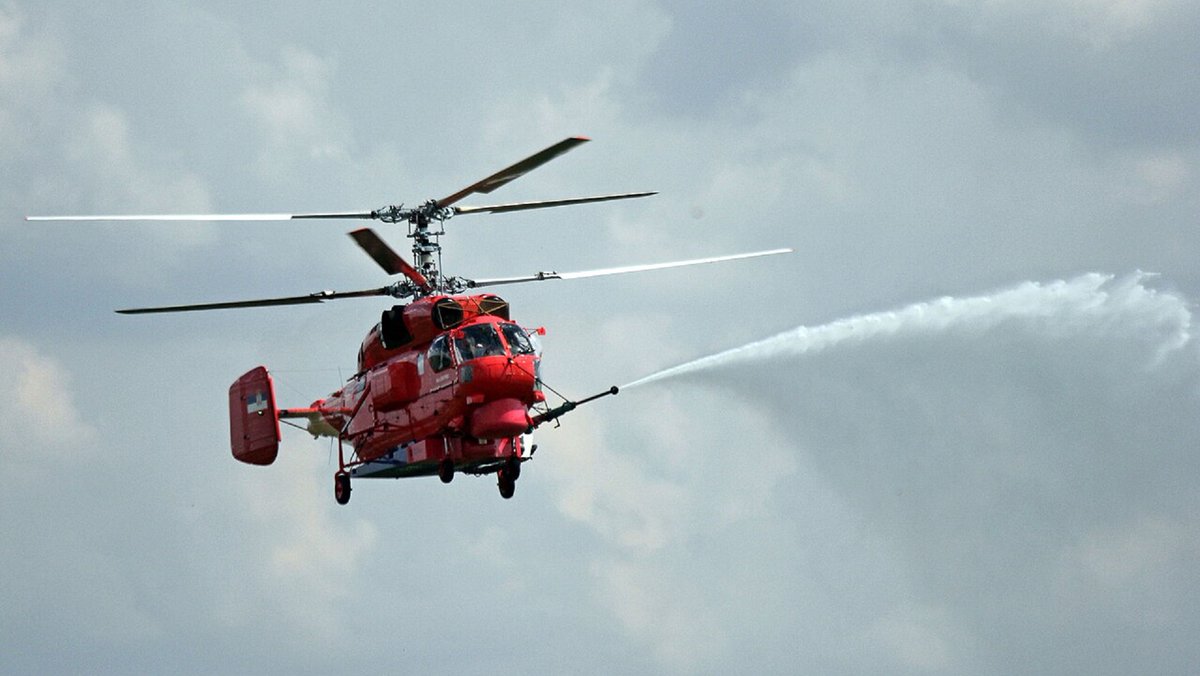 CosasdeRusia's tweet photo. 5 países que usan con éxito helicópteros Kámov en la lucha contra incendios https://t.co/bUD2T0XJZE #IncendiosForestalesEspaña #Tecnologia #Rusia https://t.co/h1CgCZQuGY