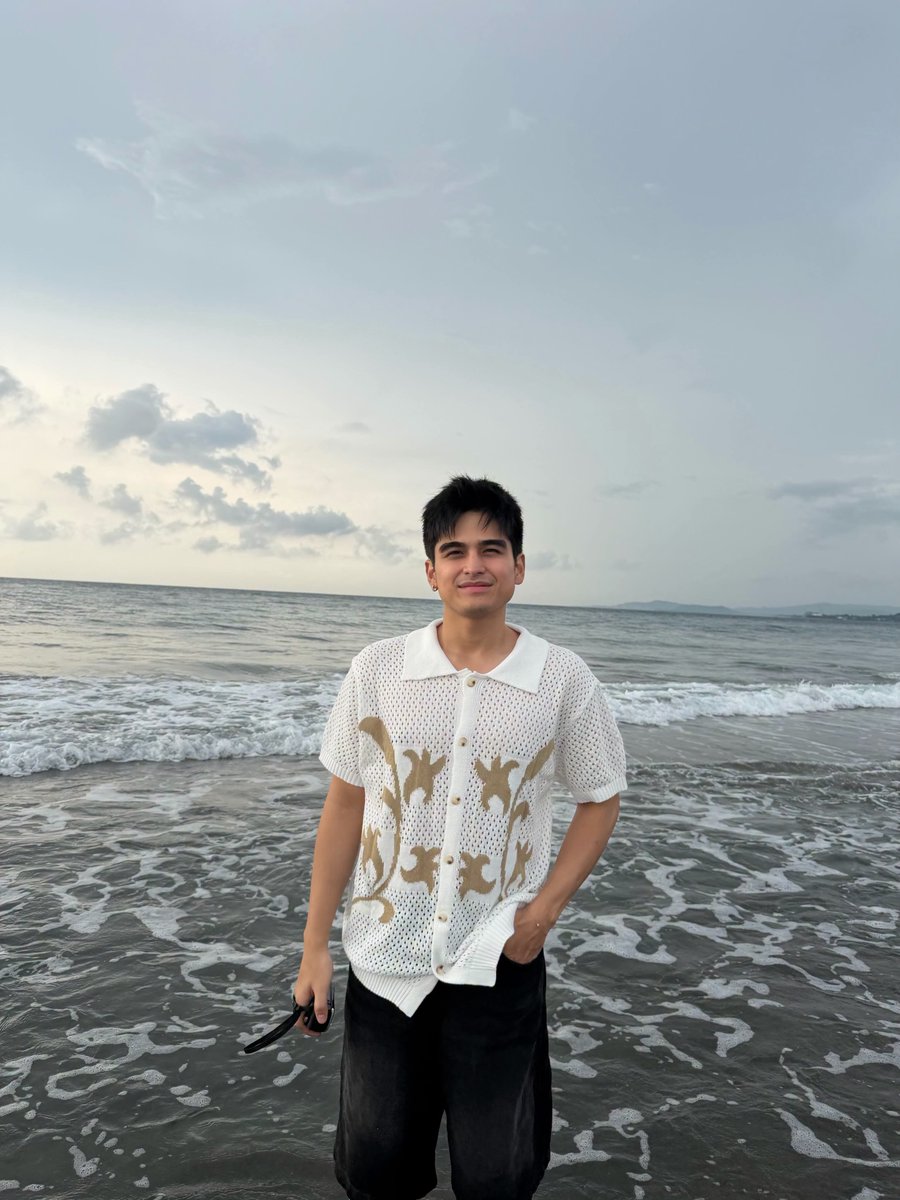 13WildestDreams's tweet photo. I love you so much, nak!  Just knowing that you're happy makes me happy as well. 🥹 My heart is full. https://t.co/J4jb7mPo4D
