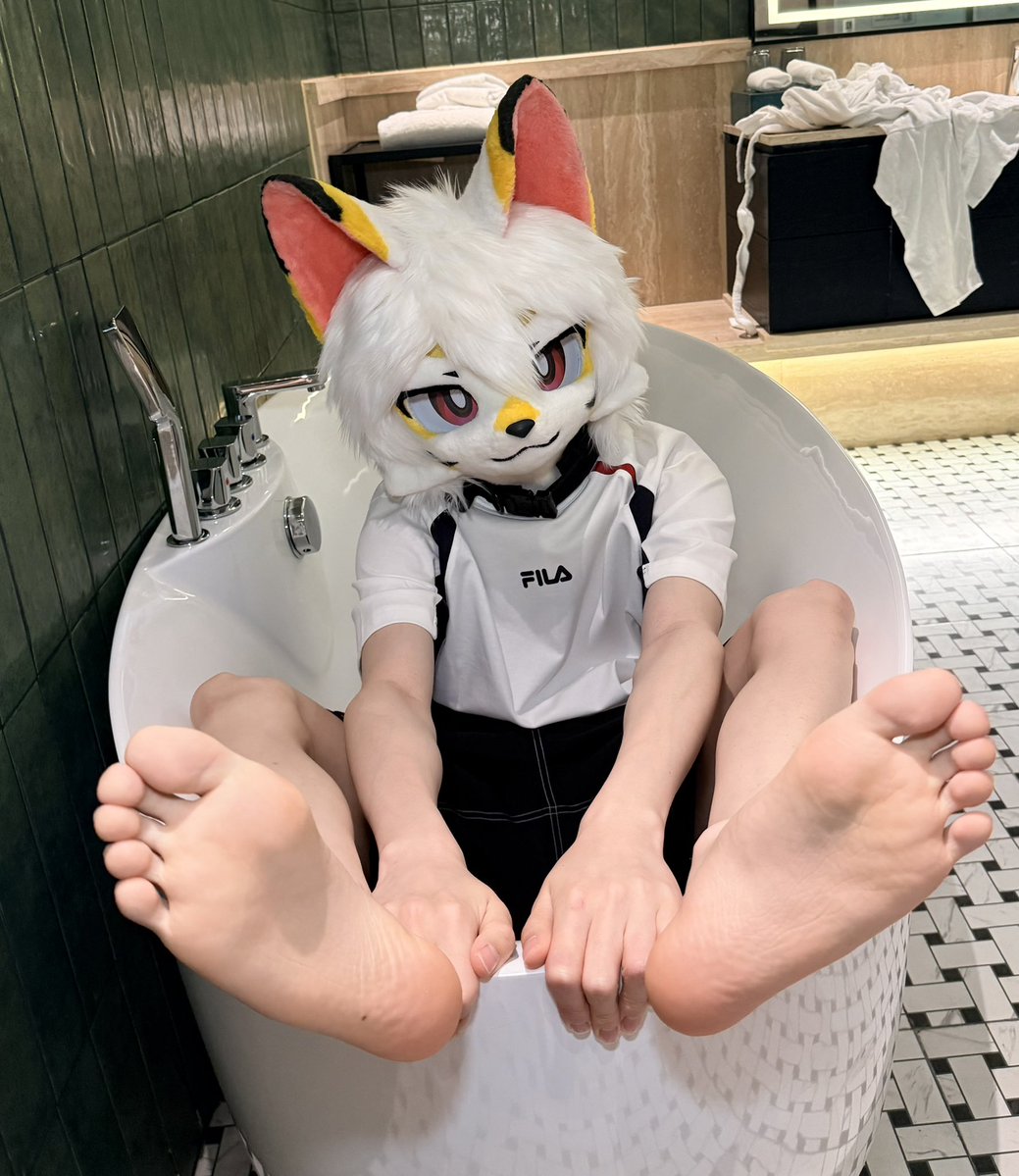 bixioyn355711's tweet photo. 为什么不看假面骑士！给你一🦶！为什么不看超级战队！给你一🦶！为什么不看奥特曼！给你一🦶！为什么不看特摄！给你一🦶！为什么不玩万代！给你一🦶！ https://t.co/hqBVr5TpH6