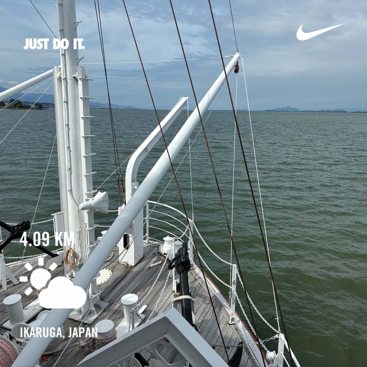 kenko0924's tweet photo. 暑すぎてベランダのローズマリーが枯れかけてる😭
#nikeplus #justdoit https://t.co/ycYZSoV2m1