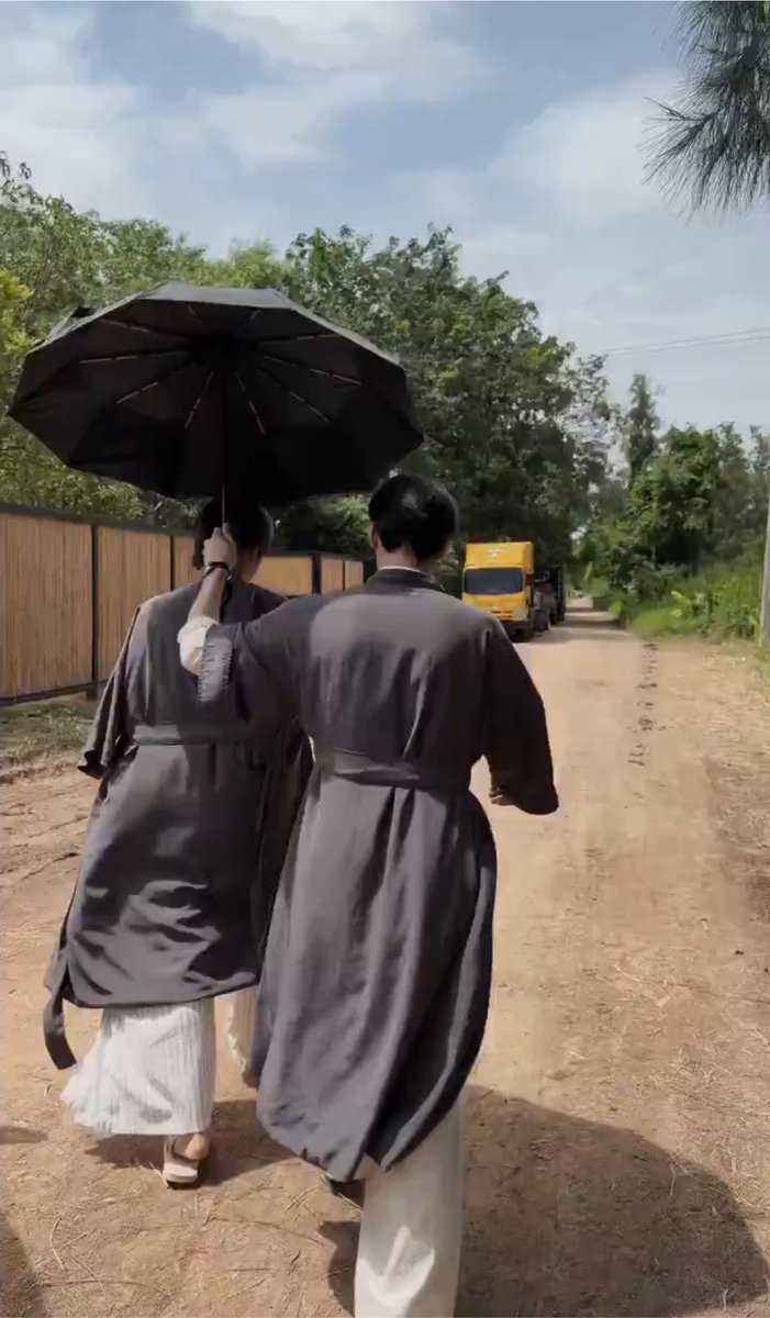 flowerknows614's tweet photo. ร่มบังพี่เก่งกี่โมงนะ 

#เขมจิราตอนพิเศษถ่ายละเด้อ https://t.co/01JinPhY0T