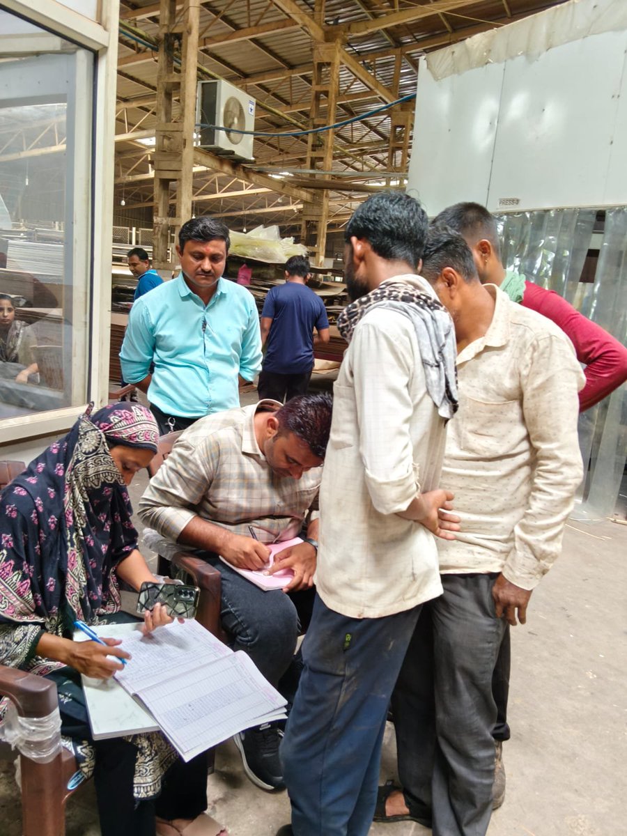 phcfatepur's tweet photo. આજ રોજ તા. 
29.07.2026 ને બુધવાર ના રોજ જિલ્લા ક્ષય વિભાગ દ્વારા પ્રા.આ. કેન્દ્ર ફતેપુર હસ્તક ના આયુષ્માન આરોગ્ય મંદિર દલપુર ના સેજા મા આવેલ એરોલેમ ફેક્ટરી ખાતે 114 X-ray પાડવામાં આવ્યા...@THOPrantij @CdhoSabarkantha https://t.co/MSZf7cFqMb