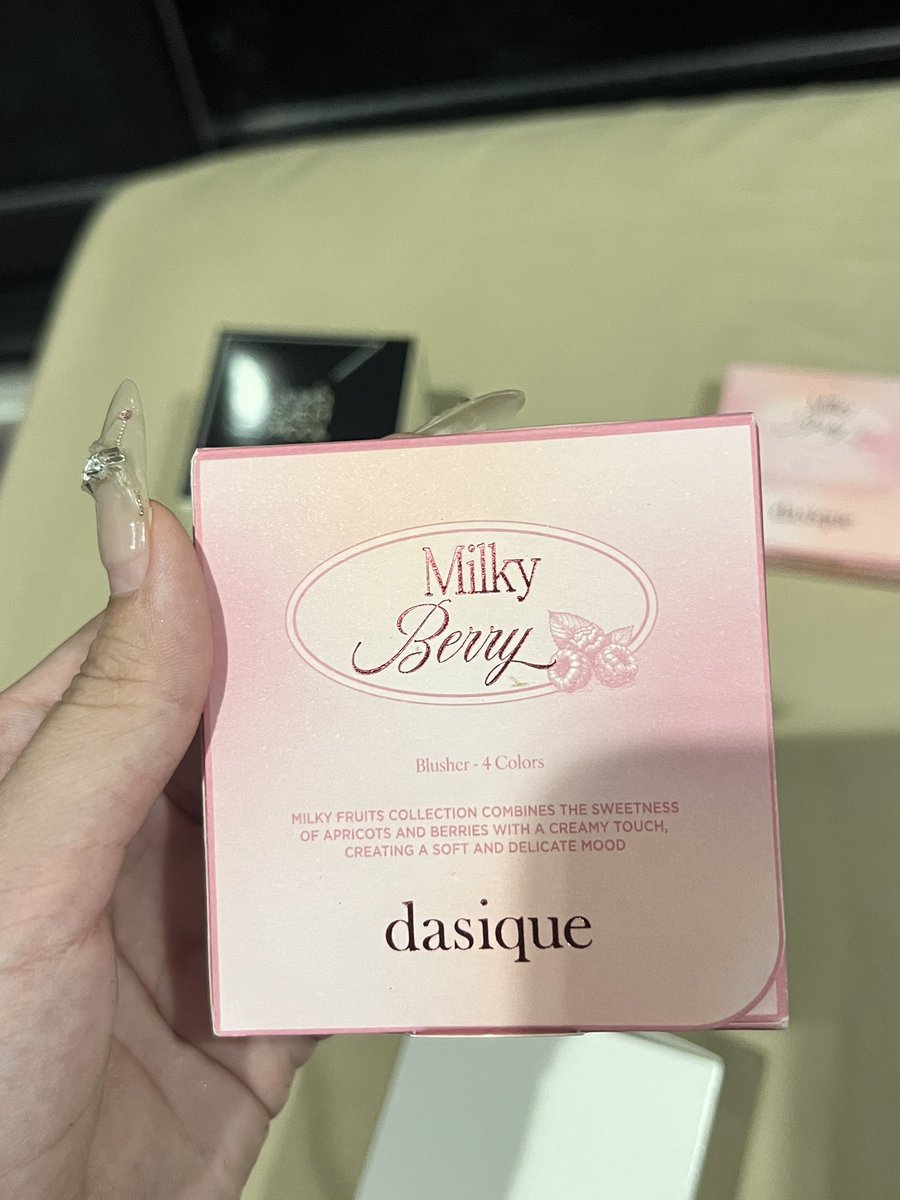Ruczk_'s tweet photo. Dasique Milky Berry Shadow Palette 
💖500💖 https://t.co/0d3k745Dj8