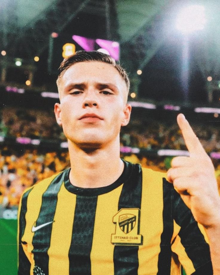 Itti_tac1's tweet photo. 🚨 تطورات خروج سيميتش! 🇪🇸💣
​صحيفة Diario SPORT:

إسبانيول يتقدم بمفاوضات ضم يان كارلو سيميتش من #الاتحاد (إعارة + خيار شراء):

​▪️ اللاعب خارج خطط المدرب فيسينغ.
▪️ إسبانيول يتحمل جزءاً من الراتب واللاعب تنازل عن جزء.
▪️ الحسم متوقع خلال أغسطس.

​خطوة ممتازة لتسويق اللاعب؟👇🟡🖤 https://t.co/EWfGe6D93g