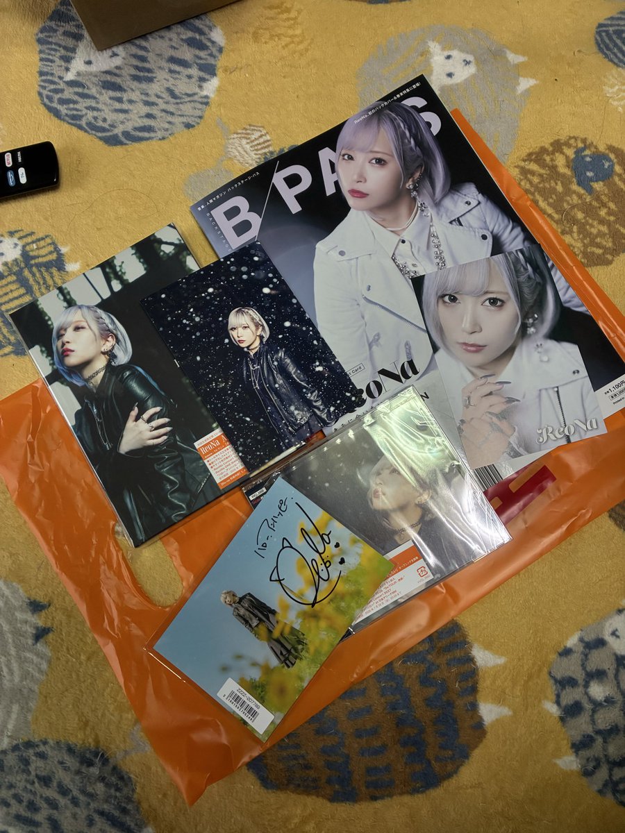 無事にAbemaのサインポストカードとかも届いた🥰✨ Amore関連の確保