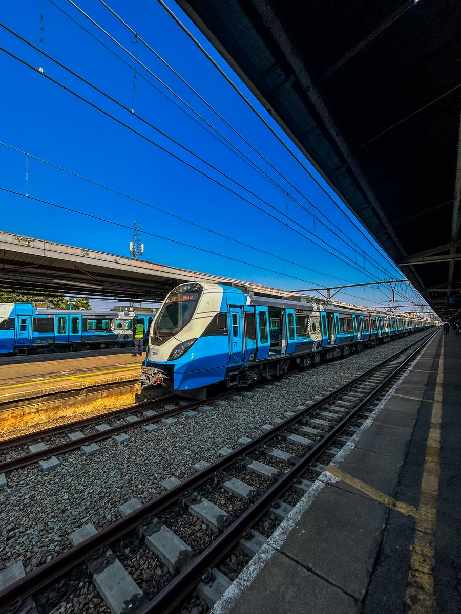 JimmyRailFan's tweet photo. This Morning in #Germiston #Station 🚉 https://t.co/bCUG1w4Oml