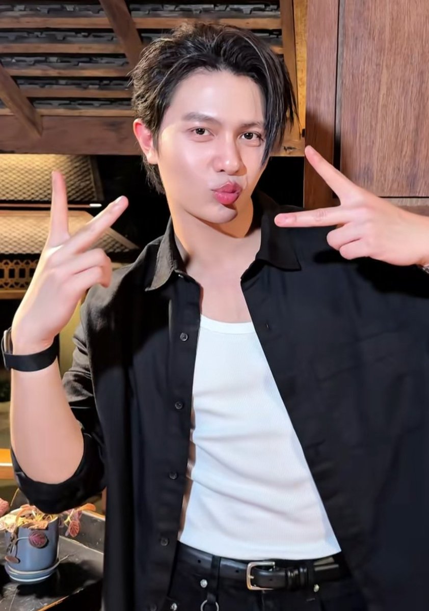 Madmee_WP's tweet photo. คิดถึงวิลเลี่ยม🥺

#williamjkp https://t.co/lEDkFNcA3j