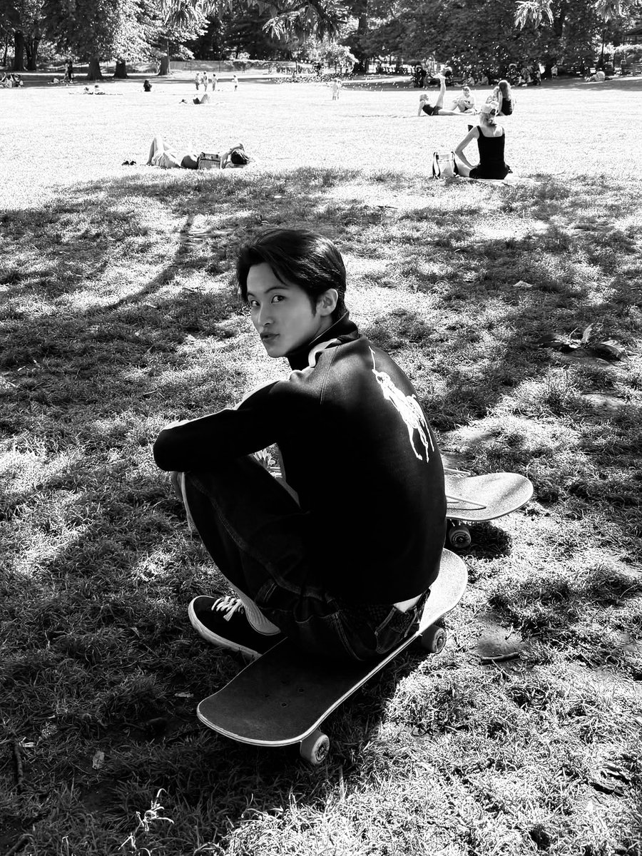 chaoyufanu's tweet photo. Just a skate kind of day. Ngl, this park is goated. https://t.co/YANKSZPvdt