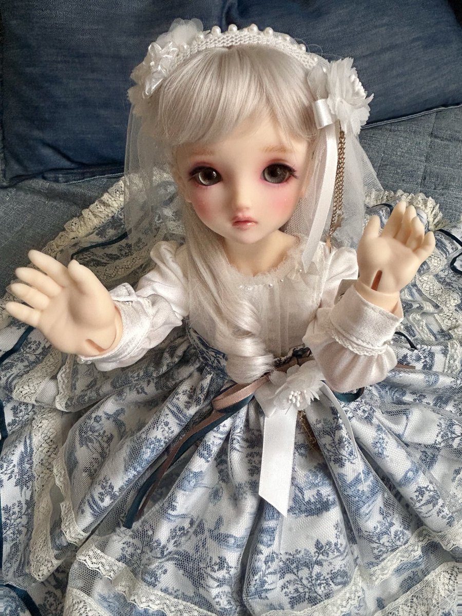 shika004's tweet photo. ちなみにワンピースの上に重ねて履いています。
色違いも買っておけばよかったかも。
短いスカートで足が見えるスタイルが好きですが、このスカートはボリュームがあって良き。
#ドルパ 
#dearSD https://t.co/g3rY8OG6bs