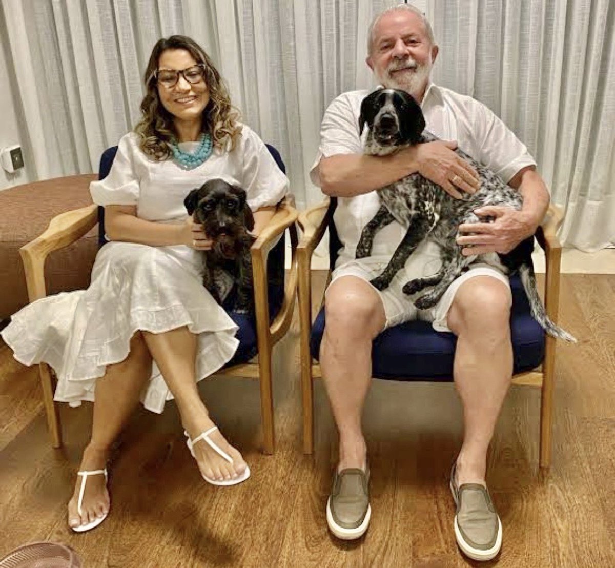 Henriy123's tweet photo. Bom dia.
Foto: O casal que libertou o Brasil das trevas bolsonaristas. https://t.co/SzmJ937h4w