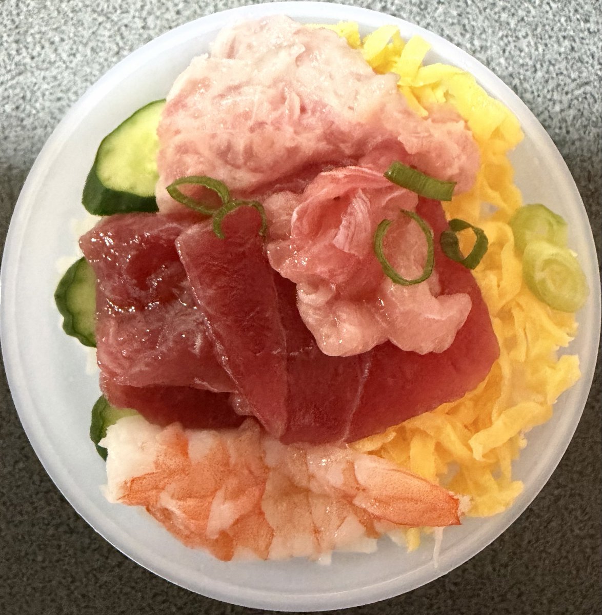 MAMO95HYDE666's tweet photo. #リハビリ運動 #筋トレ #おうちごはん #晩ごはん

🥢いつかの晩ごはんは🥢

ミニ海鮮丼♬
もやしとハム🫑パプリカのマヨ炒め♬
揚げ玉温奴♬
春雨スープ♬ https://t.co/IqOrM7yCB7