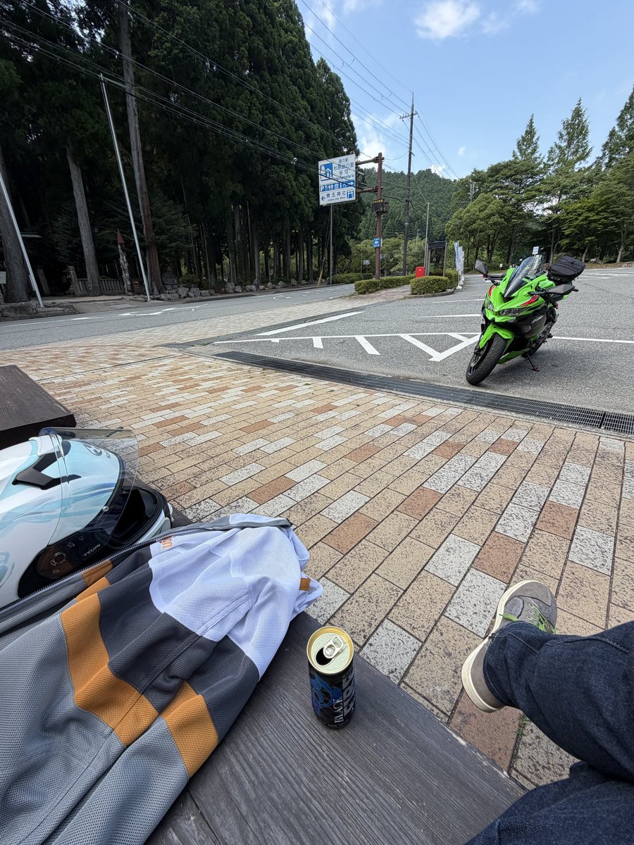 午後、いつもの場所でコーヒーブレイク。 そんなちょい乗りが楽しい