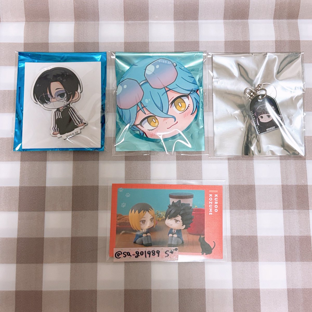 sa_go1989's tweet photo. 【交換/譲渡】サカモトデイズ スマイルベースカフェ SAKAMOTODAYS サカデイ スマべ

譲)
アクスタ 真冬
缶バッジ 晶
チャーム 大佛

求)
各同種 夏生 or 定価+送料
＊譲渡の方には購入特典(晶ちゃん1点)もご希望あれば一緒にお付けできます◎

お気軽にお声掛けください🙇🏻‍♀️´- https://t.co/EL4OjDpBkV