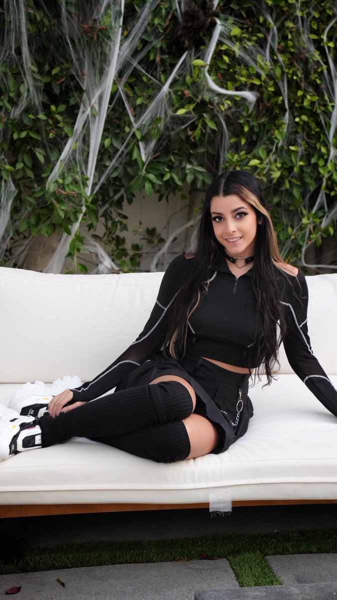 KayBunny tweet media