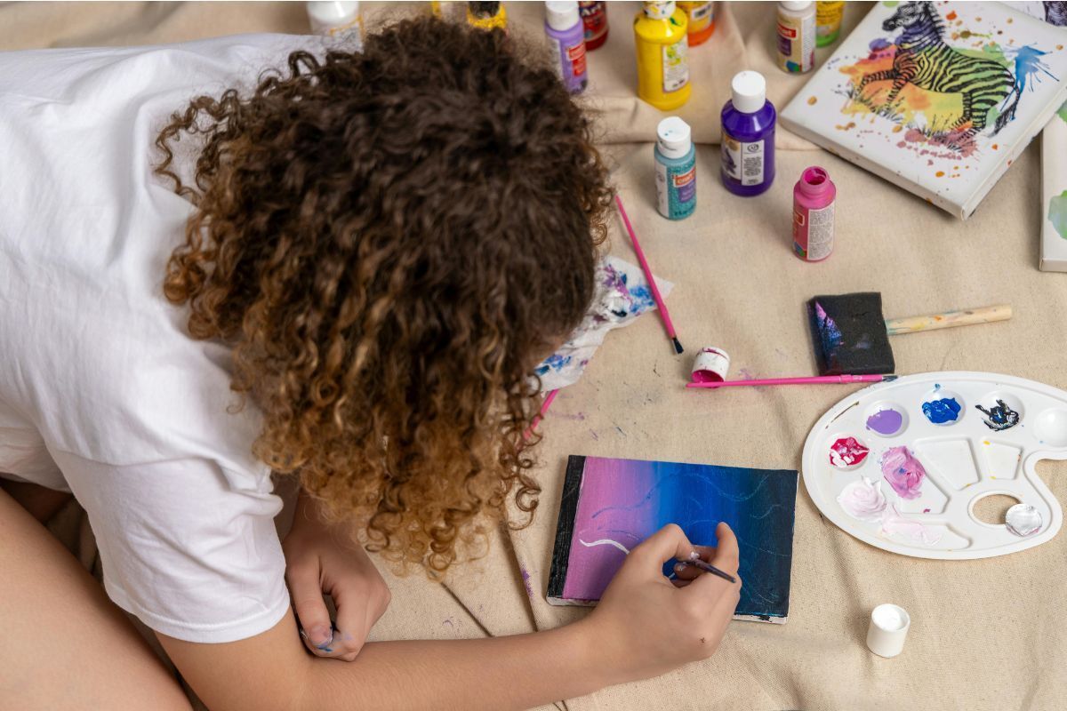 noticiallabor's tweet photo. El acrílico es de los medios más indulgentes para aprender a pintar, si sabes diluir hasta 1:1 con agua y usar médium para veladuras.
→ https://t.co/hFuFCCjn9V
#pintar #arte https://t.co/fo91oZpSDy