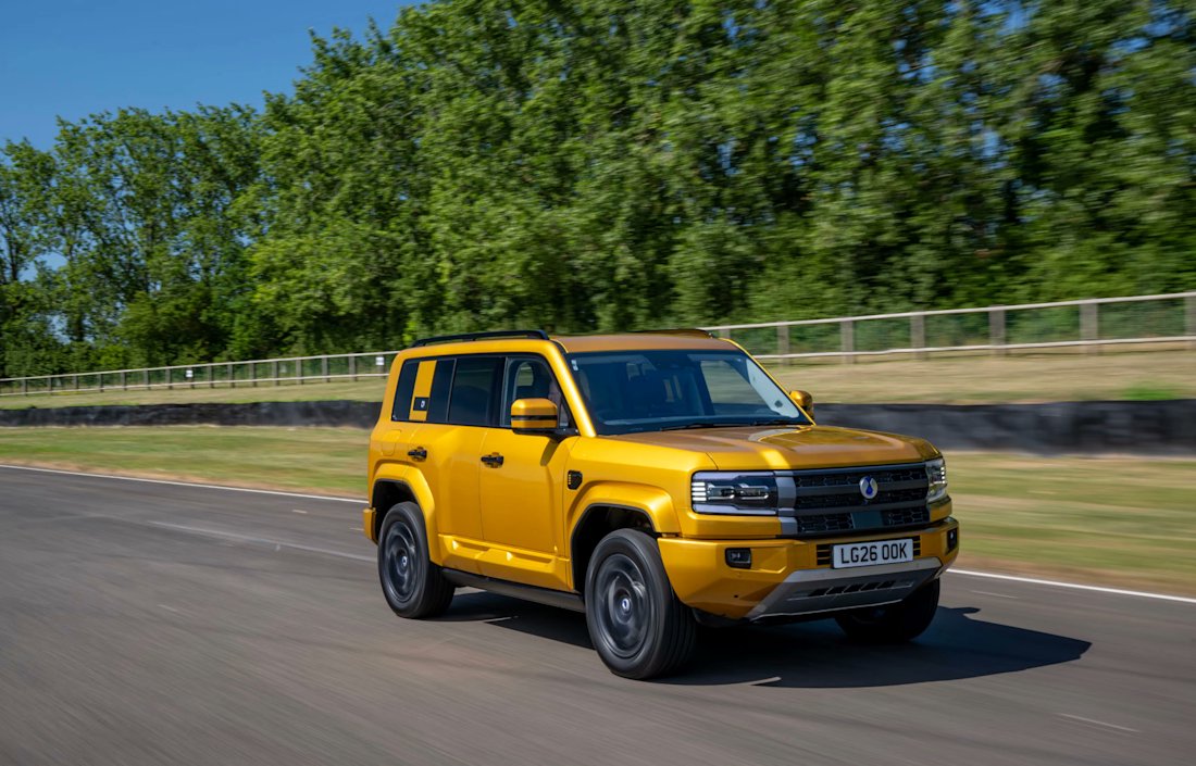 AutoScout24es's tweet photo. Denza BAO 5 2026: así es el nuevo SUV híbrido enchufable con el que BYD quiere plantar cara al Defender🚙​🔌​
https://t.co/RPZSq7buPL https://t.co/G3etXUmwlF