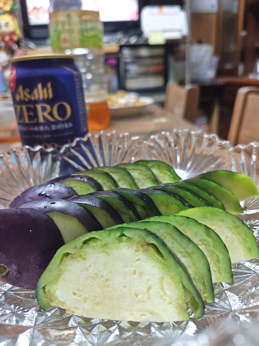 askk_shisaku's tweet photo. あっつい日々ですが、涼しくなりそうな水茄子のお漬物いただきました~♪めちゃくちゃおいしい~⁡♬⁡⁡
⁡夏の暑さは苦手ですが、おいしい食べ物は大好きです！
⁡
ｺﾞﾁｿ━(人>u<｡)━ｻﾏﾃﾞｼﾀ⁡⁡

⁡#株式会社アスク
#短納期
#部品加工
#大阪府枚方市⁡
⁡#水茄子 https://t.co/bHep1BL4A4