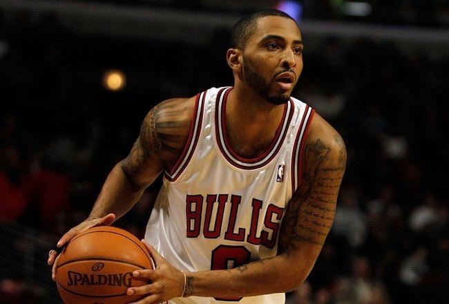 ParodyInsideEL's tweet photo. ⚫️⚪️ Fun fact:

CJ Watson isn’t the only guard to switch from No. 23 after moving to the Bulls

⏳Acie Law isn’t the only guard to move from Chicago to Belgrade

#KKPartizan #kkp #kkcz #paobc #olympiacosbc #euroleague #acb #FCBbasket #yellowlegacy #bczalgiris #fener #rmb #nba https://t.co/89sZDMTcFb