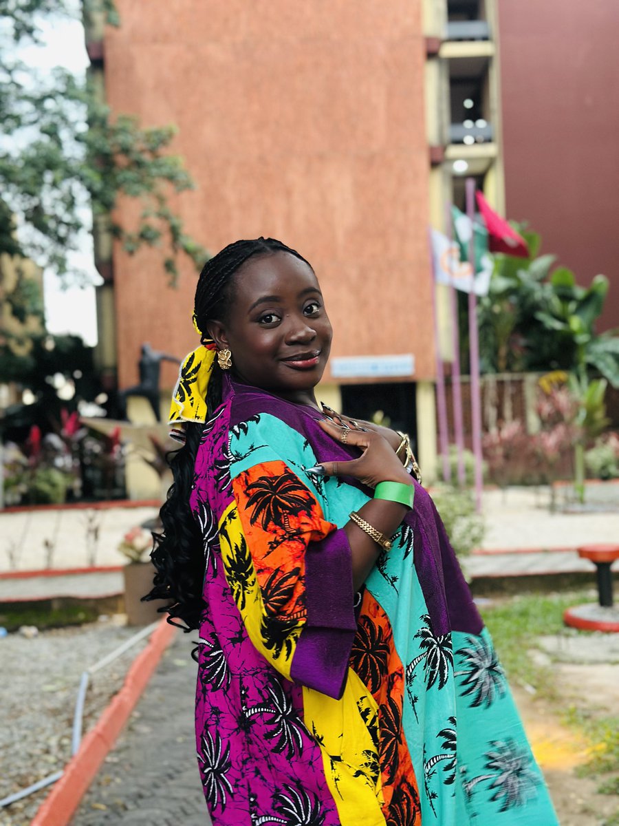 fun_uzzy's tweet photo. Faaji Friday π
Bubu from my momβs wardrobe βΊοΈ
Beauty from my parentsβ€οΈ
#finalyearweek https://t.co/KAJJ8D9GoR