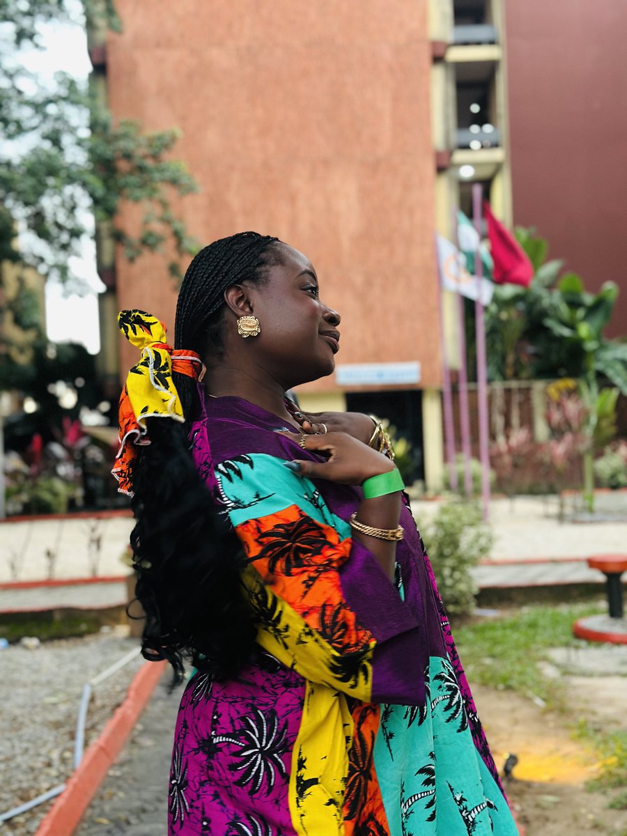 fun_uzzy's tweet photo. Faaji Friday π
Bubu from my momβs wardrobe βΊοΈ
Beauty from my parentsβ€οΈ
#finalyearweek https://t.co/KAJJ8D9GoR