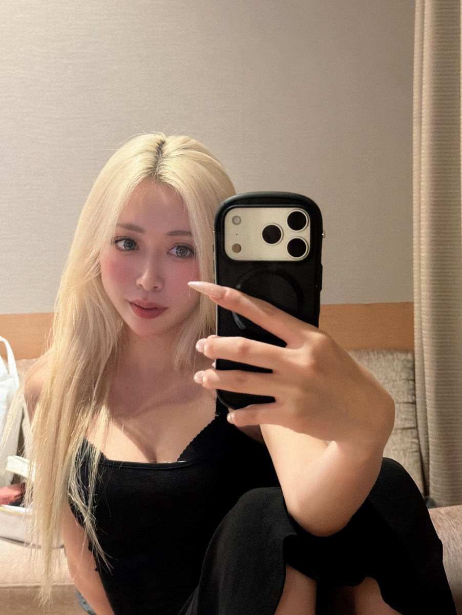 kaaaa__228's tweet photo. 最近インスタの投稿してなかったからなんか適当な最近のやつ🤣❤️
引っ越して自分の身の回りの環境も変わって
新生活楽しんでる🙂
早く電気とテレビとテレビ台とカーテン届いて欲しい…。🥺 https://t.co/BzHpbIZVuf