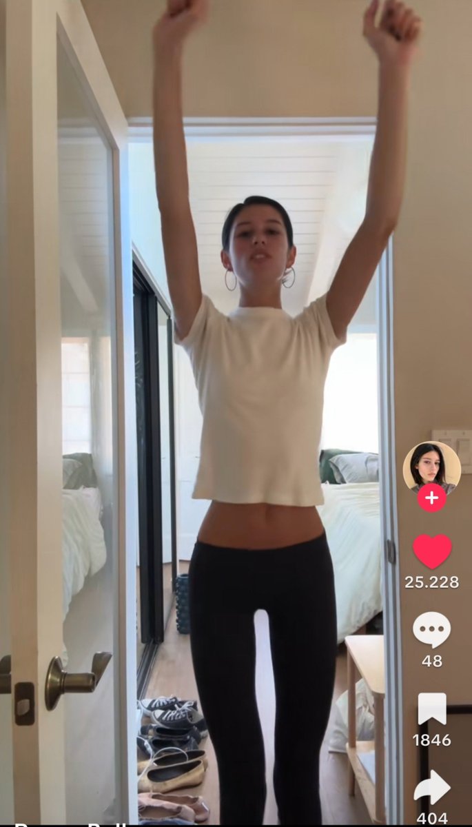 shortcakeasy's tweet photo. omfg i NEED to look like her https://t.co/z33jk2Oph9