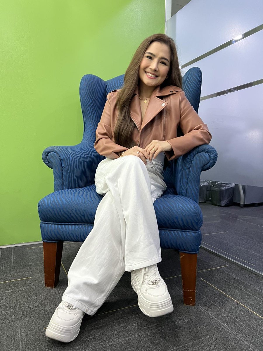 StarMusicPH's tweet photo. Exciting things are coming soon from the one and only Crystal Voice of Asia, Sheryn Regis!
Keep an eye out for more details!
#SherynRegis #StarMusicPH #ABSCBNMusic https://t.co/1dQbdJtwqc