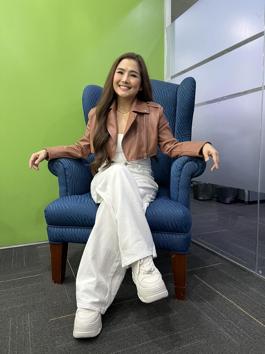 StarMusicPH's tweet photo. Exciting things are coming soon from the one and only Crystal Voice of Asia, Sheryn Regis!
Keep an eye out for more details!
#SherynRegis #StarMusicPH #ABSCBNMusic https://t.co/1dQbdJtwqc