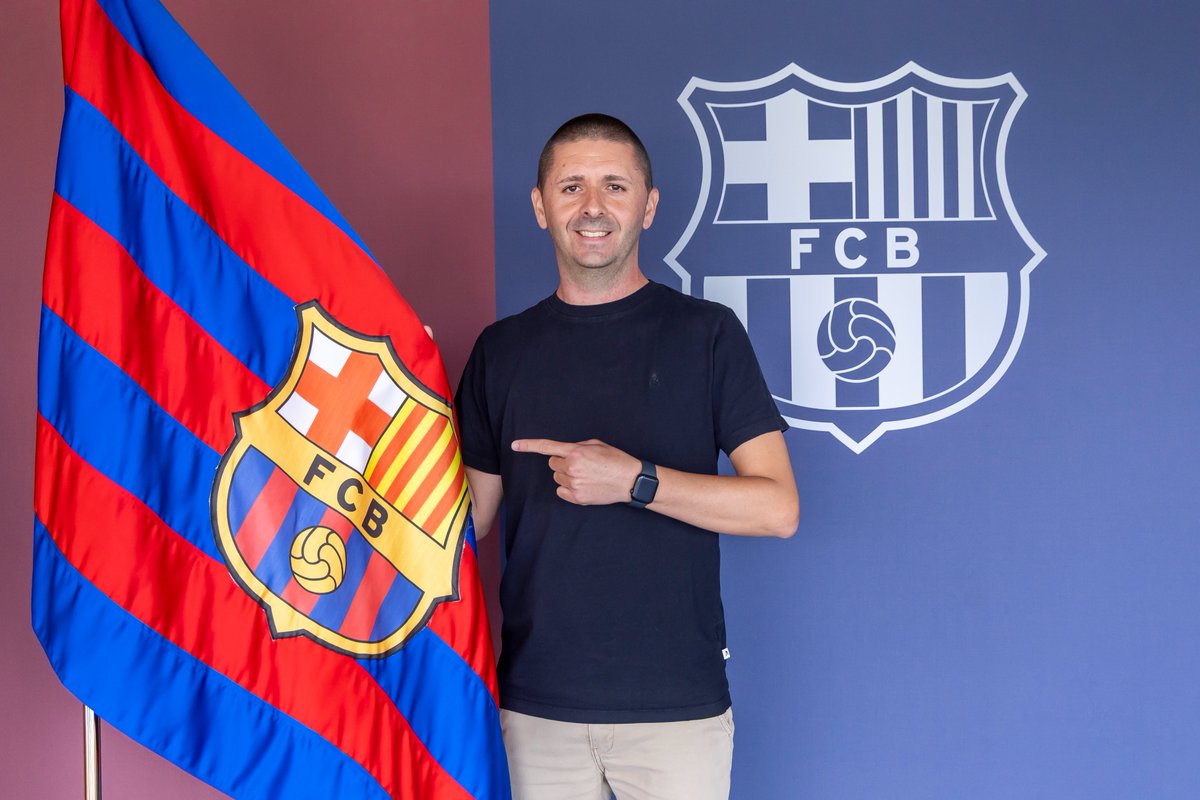 FCBfemeni's tweet photo. ✍️ Òscar Belis, renovat fins al 2028

L’acte de signatura del tècnic del Barça B ha comptat amb la presència de Marc Vivés, director esportiu, i de Jordi Ventura, coordinador del futbol formatiu. https://t.co/GL5XMwOEXW