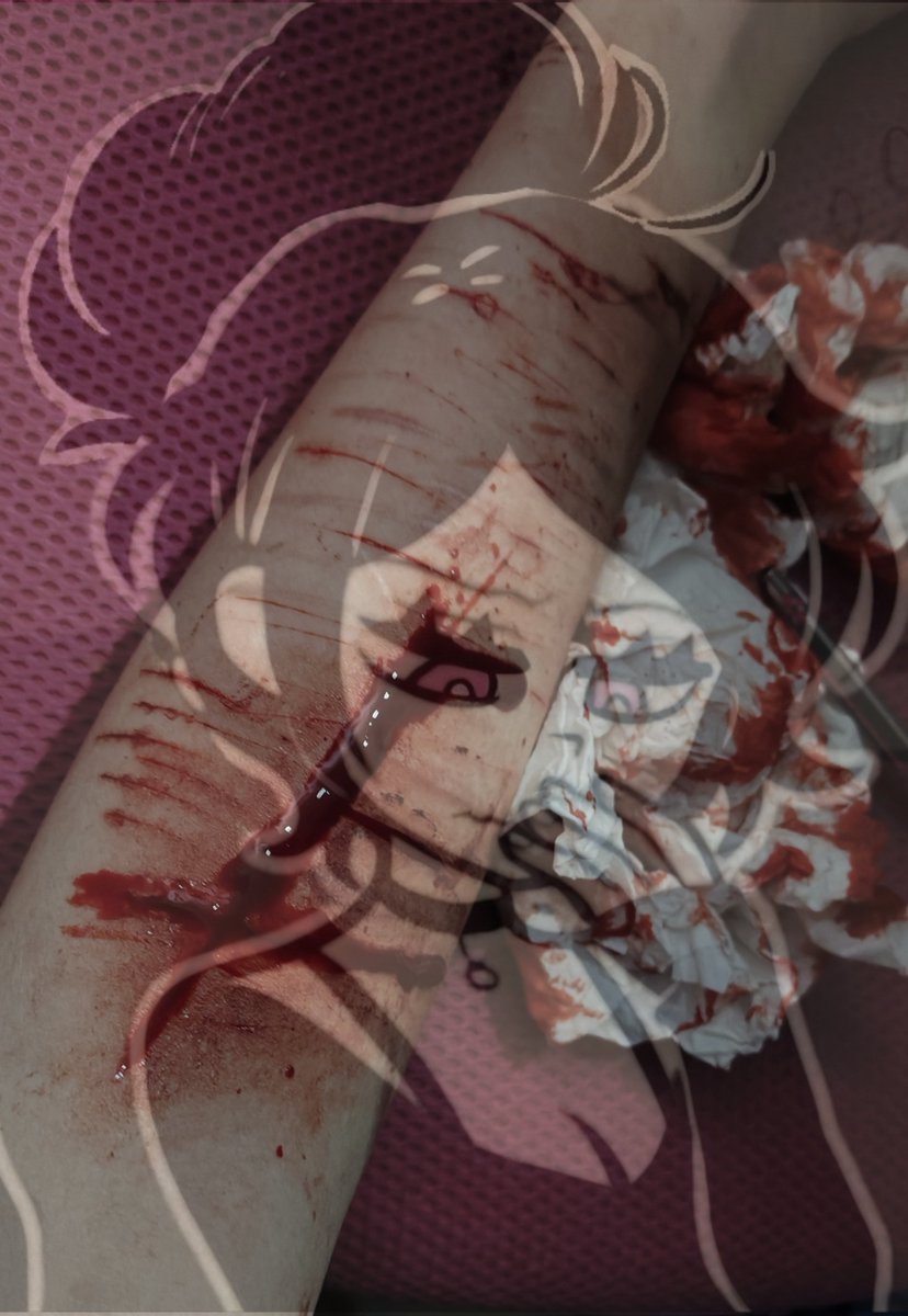 lilith0x's tweet photo. ‼️RE-UPLOAD‼️

I suck at carving sigh #shtwt

(ALL SFX MAKEUP, IT'S ALL FAKE - NOT REAL!!!)
PLEASE gng if you don't wanna see this just block me, don't report it..💔 https://t.co/FH5sRxtkF3