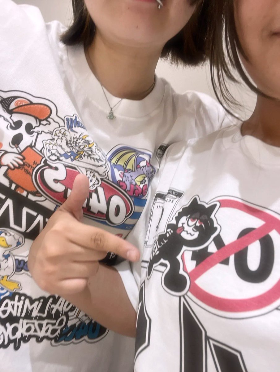 __04msc1's tweet photo. 念願のフォーリミコラボTシャツ作れました✨️ https://t.co/6g0gGfuQZA