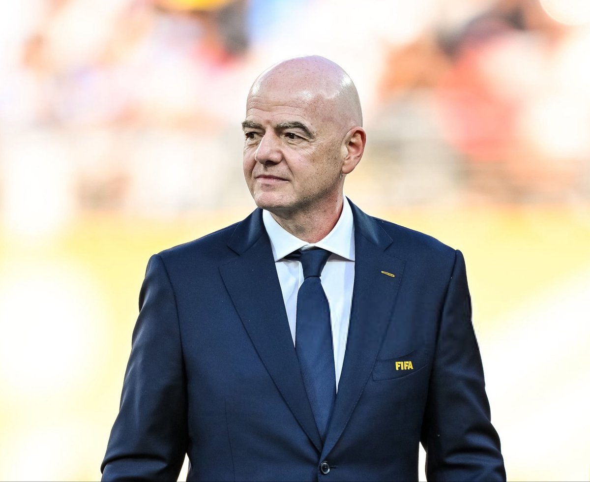 ActuFoot_'s tweet photo. 🚨 PHILIPPE DIALLO 🇫🇷 explique que la FIFA N’A PAS CONSULTÉ les Fédérations membres au sujet de son projet de VENDRE DES PARTS DE LA COUPE DU MONDE À DES INVESTISSEURS PRIVÉS ! ❌

« Nous avons découvert à travers un communiqué de presse un projet très important sur lequel nous n'avons aucun détail et qui, par rapport à son orientation, soulève beaucoup d'interrogations.

Les Fédérations nationales n’ont pas été associés et ne disposent d'aucun élément particulier pour se prononcer sur des sujets qui sont évidemment fondamentaux pour l'avenir du footbal.

J'aurai dès aujourd'hui des contacts avec mes principaux collègues des grandes fédérations européennes avec le président de l'UEFA pour savoir comment appréhender ses projets sur lesquels nous n'avons AUCUNE INFORMATION PARTICULIÈRE. »

🎙️ @franceinter