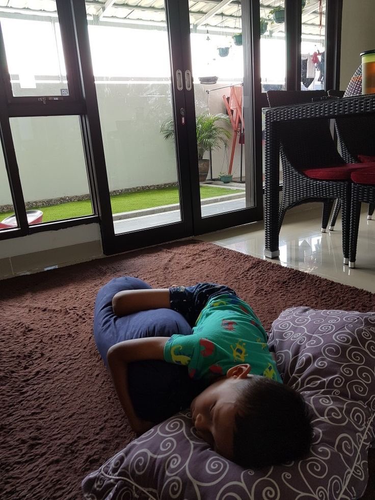 Ibupkkcerewet's tweet photo. Nangis perkara di fitnah anak sendiri 😭
Pagi pagi di tanya mau bekel apa, katanya mau bawa gummy aja 2.
Yaudah gua turutin.
Pas di sekolah gua jemput, kata guru nya dia nangis lama karna minta jajanan kaya tmn nya 😭
Gatau dia blg apa ke guru nya, inti nya si guru berpesan sama gua kalo besok bolehin anak gua bawa jajanan 1 😭
BADJINGANNN TIAP HARI BANTING TULANG SEMUANYA GUA TURUTIN, BISA BISA NYA DI FITNAH ANAK SENDIRI 😭￼

Btw anak gua umur 4,3 thn yaa.
Sekolahnya cuma 2 jam, jdi ga pernah bawa bekel yg berat" karna di rmh udh sarapan.￼

cc : mamamamimuda