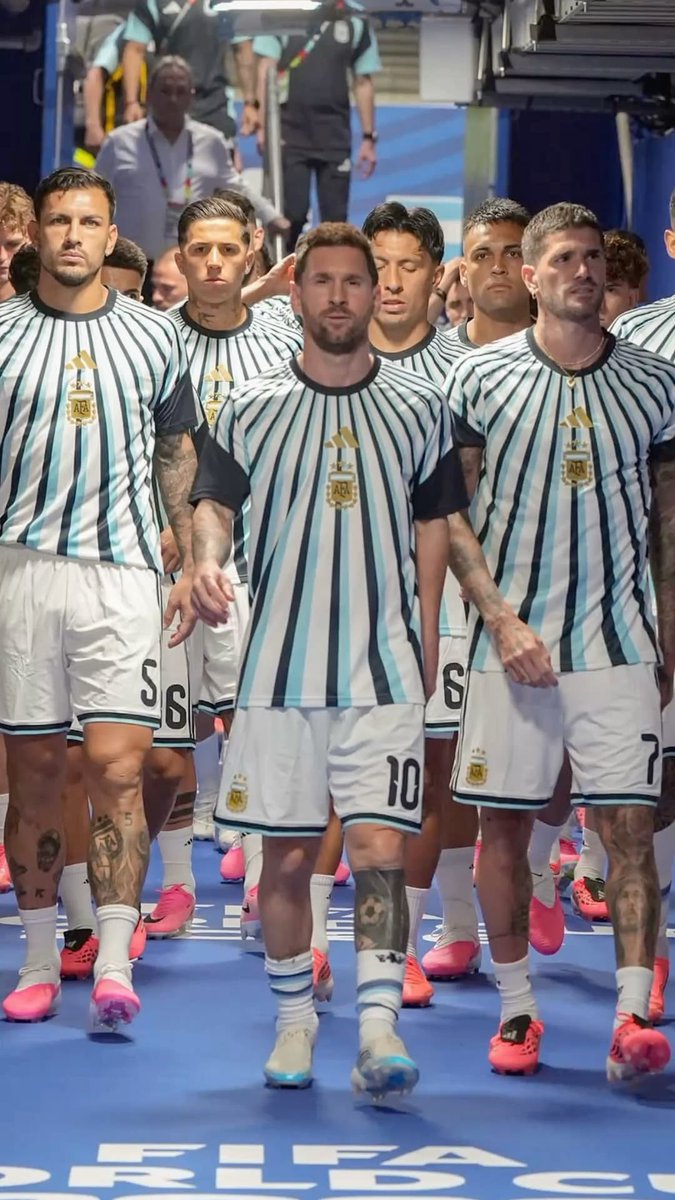 sa10nee's tweet photo. Chelsea midfielder Enzo Fernández revealed that Lionel Messi stopped talking to him after Argentina’s World Cup final loss because he received a red card in the final. He also disclosed that he would love to leave Chelsea and does not want to return to England.

Presenter 🎤: “Enzo, how are you feeling mentally after the World Cup final loss to Spain, especially after receiving a red card?”

Enzo 🗣️: “It’s been really hard for me, honestly. I have nightmares about that match every time I go to sleep. It became even harder to deal with after Leo stopped talking to me immediately after the final. I even sent him a text, but he didn’t reply. I feel like I let him and all of Argentina down. But my friends, my parents, and my wife have been helping me get through this difficult time.”

Presenter 🎤: “What about your future? Are you leaving or staying at Chelsea?”

Enzo 🗣️: “I would love to leave the club because I need a new challenge. The English media weren’t pleased with my celebration after we beat them in the semi-final, so I think it’s best that I leave and don’t return to England. My agent has already discussed things with the Chelsea management.”