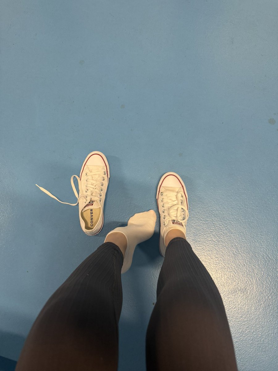 MrsSandixi's tweet photo. Wąchaj bucik po siłowni. 🧦 https://t.co/0G8UGPUlhd