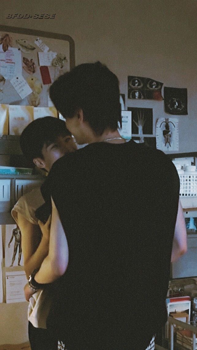 yzkeloontz's tweet photo. ตอนอยู่กับคนอื่น             ตอนอยู่กับพิ่เถียน

#tianziyu https://t.co/9LEgul0VnT