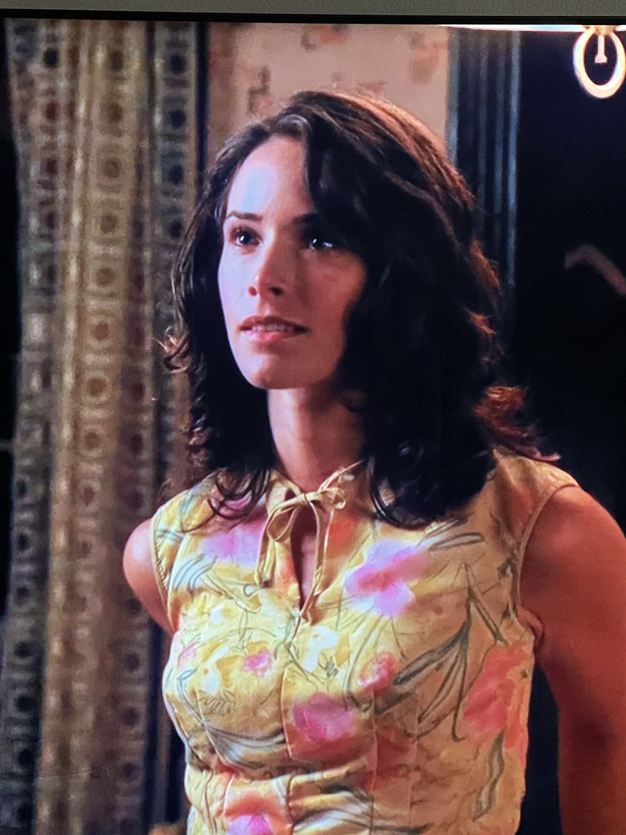 belleonthemoon's tweet photo. suzanne, why do you do these things.   #MadMen https://t.co/1BRQLjcv0t