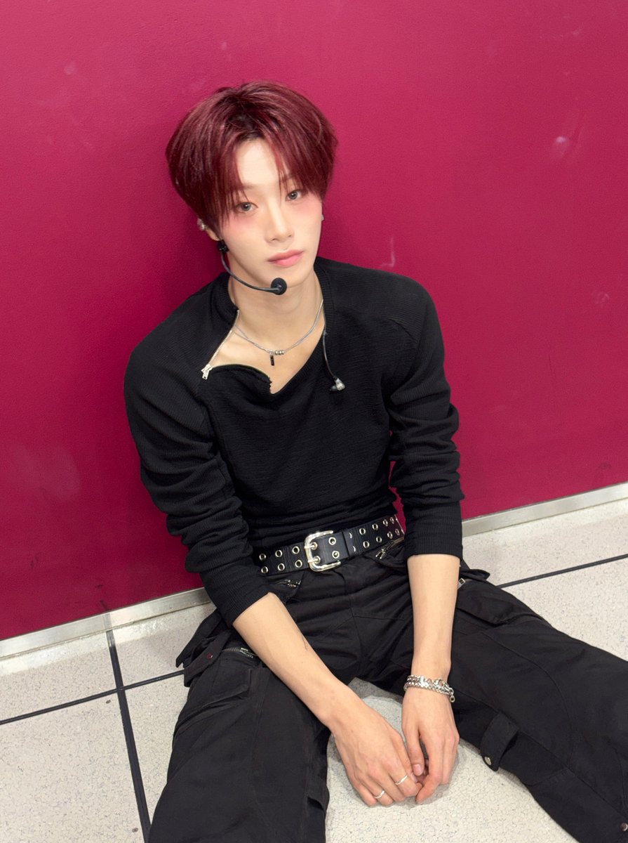 idntt_cosmo's tweet photo. 255세 지운!☺️

#idntt #아이덴티티
#unevermet #남지운 #namjiwoon https://t.co/U8vdub2gIF