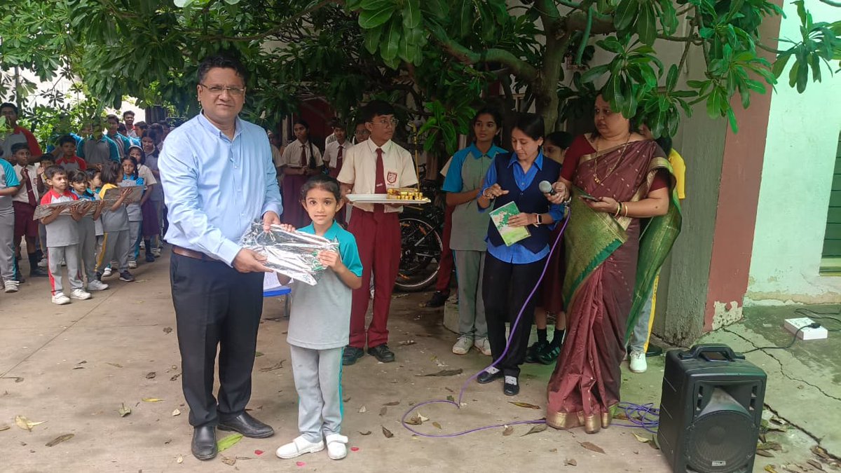 SBESCS_SCHOOL's tweet photo. Grade I &amp; II : Colouring Competition
'Where Creativity Meets Color...'
Congratulations to all the winners.. https://t.co/SBxWul6pa2