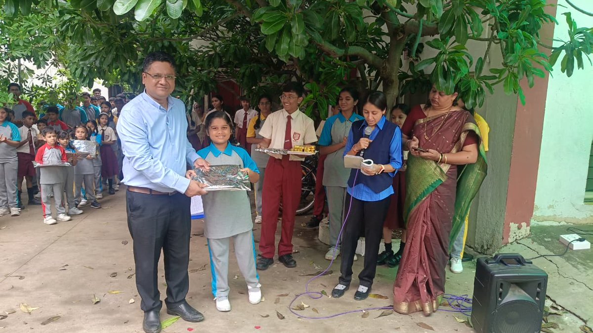 SBESCS_SCHOOL's tweet photo. Grade I &amp; II : Colouring Competition
'Where Creativity Meets Color...'
Congratulations to all the winners.. https://t.co/SBxWul6pa2