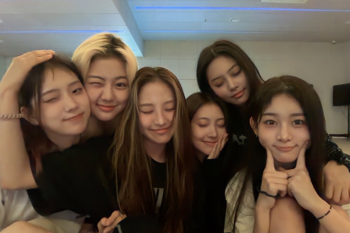 evonfolder's tweet photo. missing ot6 hours 🥹💜 https://t.co/SkIZgZMlrC