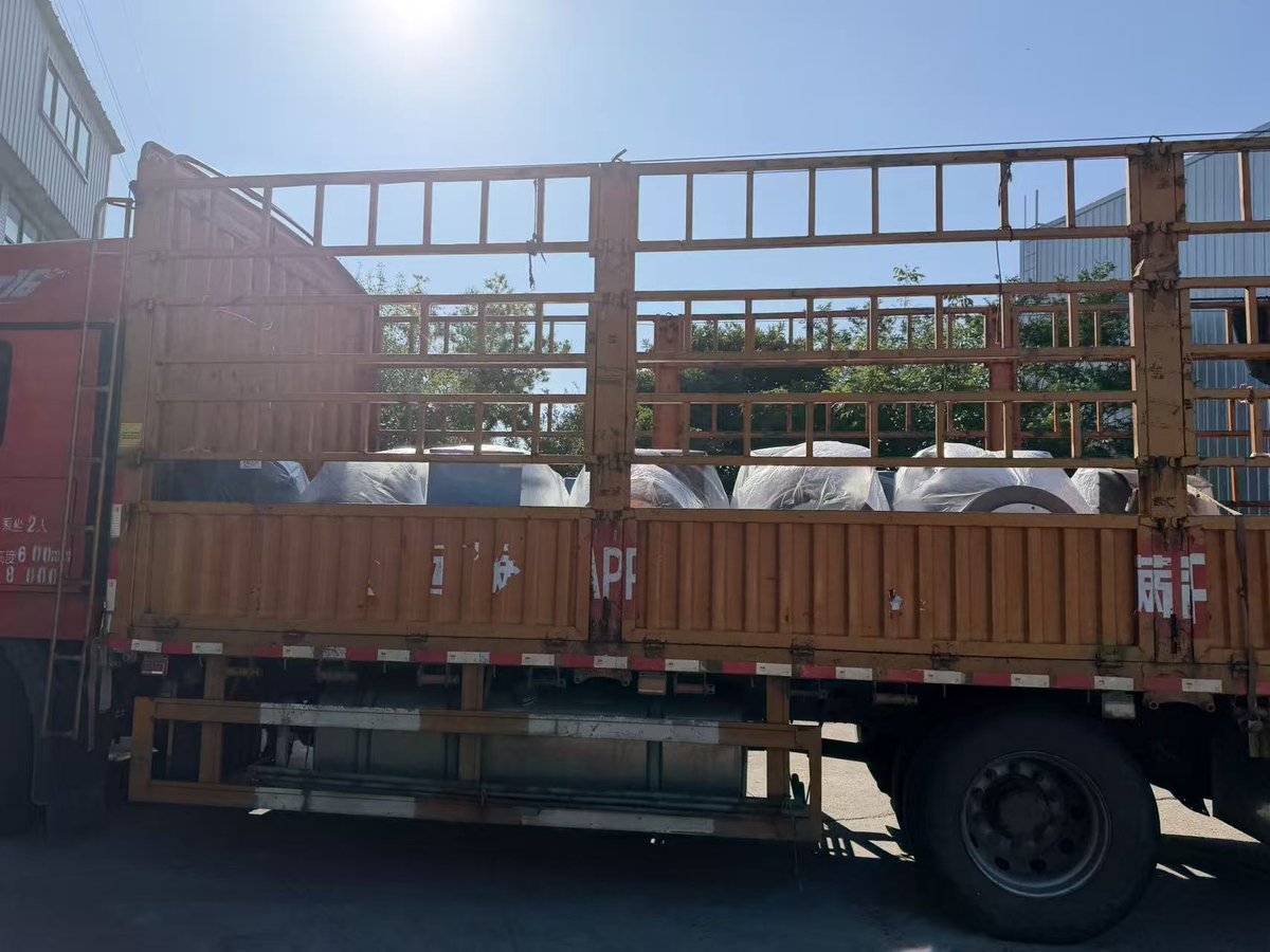 Taikang88's tweet photo. A fresh shipment of diesel generator sets has arrived at our factory and is ready for assembly, testing, and delivery.
#DieselGenerator #NewArrival #GeneratorSet #FactoryDirect #PowerSolutions #TaikangPower https://t.co/TNKUH9op7C