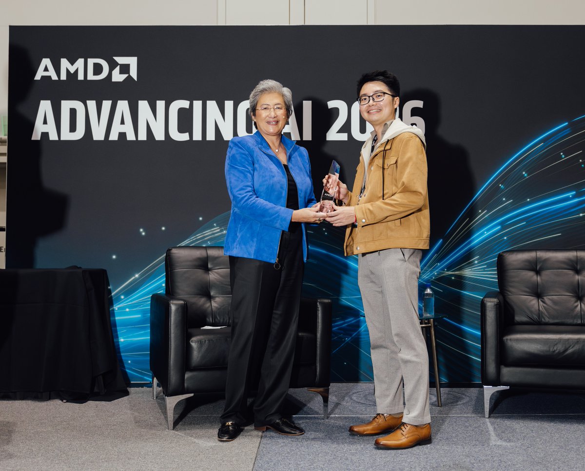 vllm_project's tweet photo. 🎉 Congrats to our own maintainer Tun Jian Tan @Rxday000, who received the AMD AI Core Contributor award from CEO @LisaSu at #AdvancingAI.
Tun Jian landed the first AMD GPU PR and has led vLLM's ROCm stack for 2.5+ years.
Huge thanks to him, the @EmbeddedLLM team, and the @AIatAMD engineers working alongside them for making high-performance @AMD support a first-class part of vLLM. 🙌