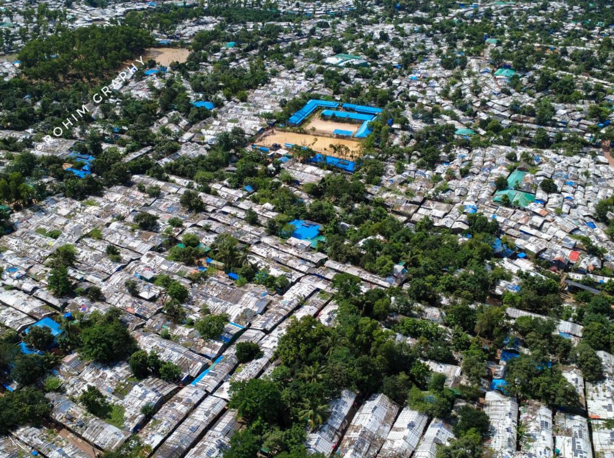 RohimUllahRP's tweet photo. A view that tells countless stories
#Rohingya #Refugees #Camp #Bangladesh
Photo: @RohimUllahRP https://t.co/aeNqdAsE5D