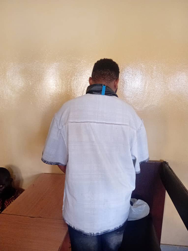 Frontliner1205's tweet photo. Lagos Court Convicts Man for Stealing iPhone from Woman Met Online

A 37-year-old man who allegedly used an online dating arrangement to lure a woman to a hotel and steal her iPhone XS Max has been convicted and sentenced to two years and one month imprisonment by a Lagos. https://t.co/bMxF1Z0PcW