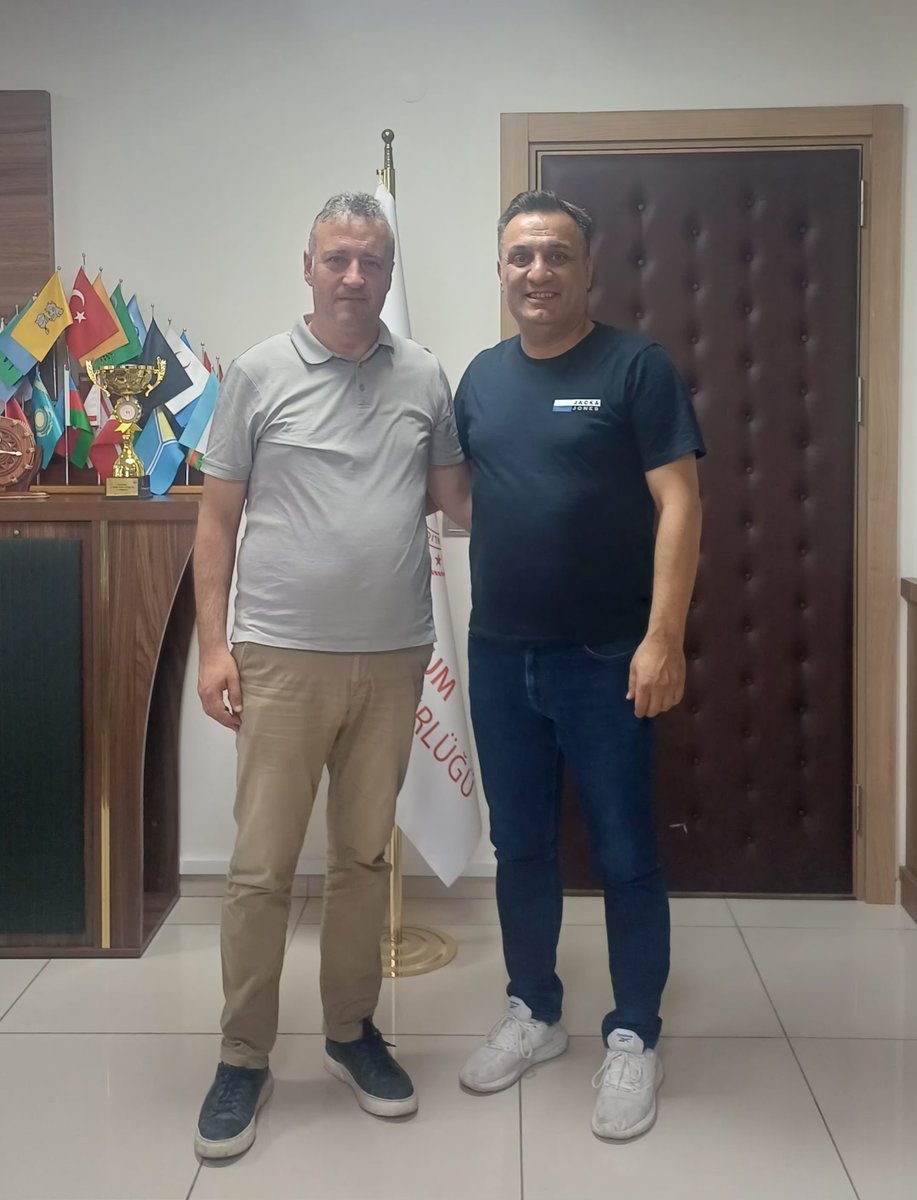 numanoglu55's tweet photo. Atakum İlce Milli Eğitim Müdürümüz Yüksel Aydın' ı ziyaretimiz #teonakurs https://t.co/B3QGMgl3ls